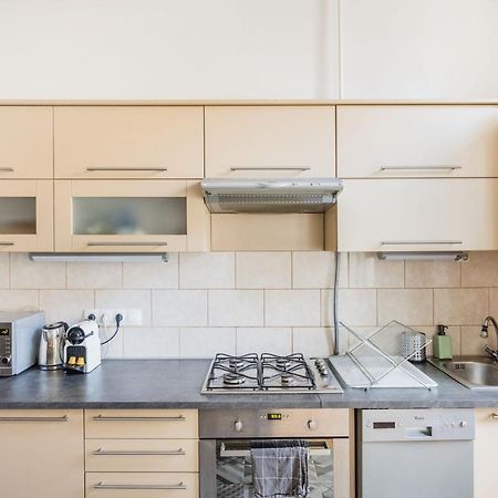 Live Like A Local At The Rustic Hockey Hut Apartment Budapest Ngoại thất bức ảnh